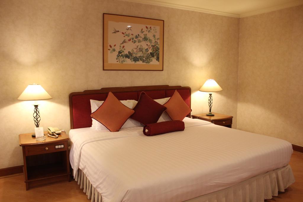 Rembrandt Suites Bangkok Exterior foto